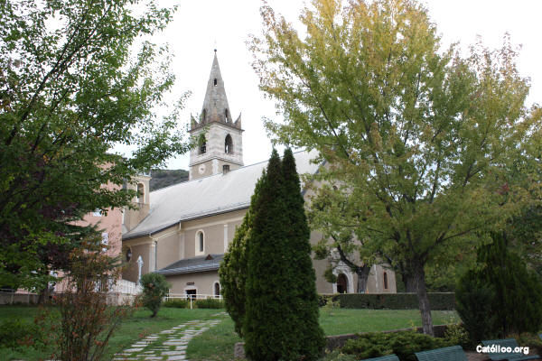 Iglesia de Laus, exterior