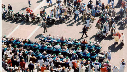 Enfermos esperan la procesión Eucarística